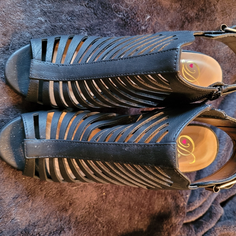 Heels - Picture 2 of 5